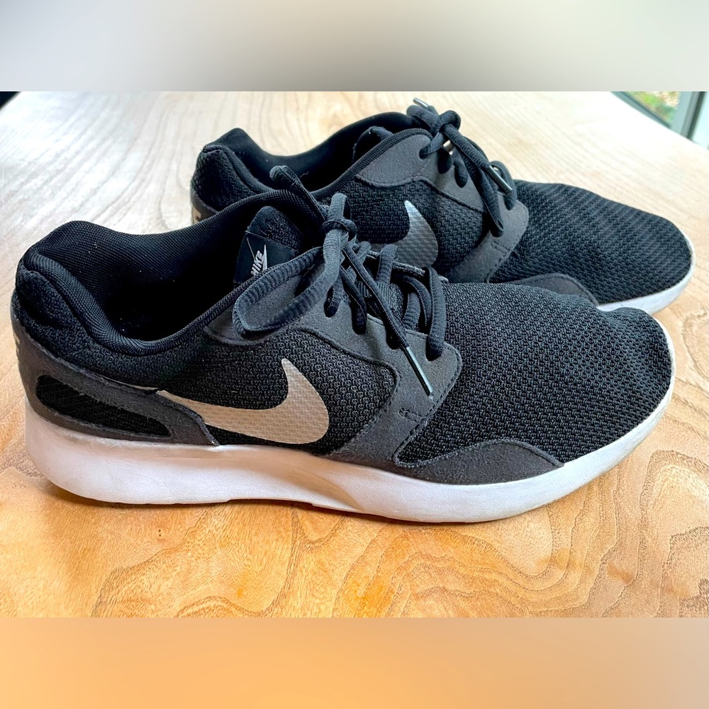 Nike Women's Kaishi Running Shoe  654845 001 Size 10